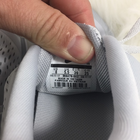 🔥SOLD🔥NIKE WOMEN'S FLEX RN 2017 RUNNING SNEAKERS - Picture 8 of 8